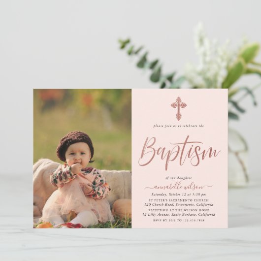 Rose Gold und Rosa Foto Taufe Girl Einladung (Stehend Vorderseite)