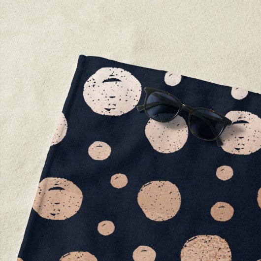 Rose-Gold- und Schwarzpunktmuster Strandtuch (Beispiel)