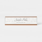 Rose Gold Weißer Marmor Moderne Elegante Vorlage Schreibtischnamensplakette (Vorderseite )