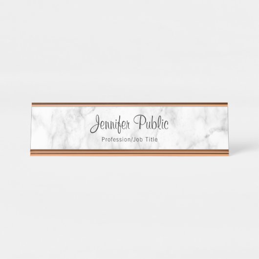 Rose Gold White Marble Elegante Skriptvorlage Schreibtischnamensplakette (Vorderseite )