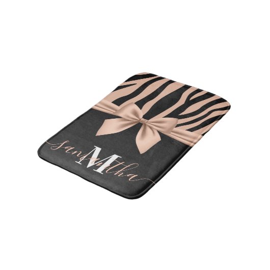 Rose Gold Zebra Print Badematte (Schrägansicht)