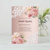 Rose goldfarbene Blumen verleihen dem 50. Geburtst Einladung (Stehend Vorderseite)