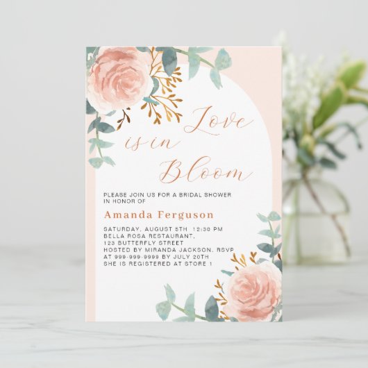 Rose goldfarbene blumengeschmückte Liebe in Bloom  Einladung (Stehend Vorderseite)