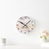 Rose goldfarbener Marmorname elegant Runde Wanduhr (Zuhause)