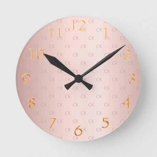 Rose Goldrot-Monogramm-Initialen elegant Runde Wanduhr (Vorderseite)