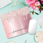 Rose Goldrot Rosa Glitzer Funkelmonogramm Name Mousepad<br><div class="desc">Eine elegante, mädchenhafte und glamouröse. Rose Gold Glitzer Tropfen, Farbe tropfen aussehen. Rose Gold und rot rosa Imitate metallisch aussehen Hintergrund. Personalisieren Sie Ihren Namen und schreiben Sie ihn mit einem modernen handgeschriebenen Stift mit Swashes. Dunkelgraue Buchstaben. Um die Swashes behalten, löschen Sie nur den Beispielnamen, verlass die Leerzeichen oder...</div>