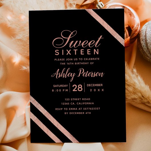 Rose Goldtypografie Streifen Sweet 16 Party Einladung