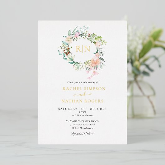 Rose Greenery Floral Wedding Monogram Gold Folieneinladung (Stehend vorne)