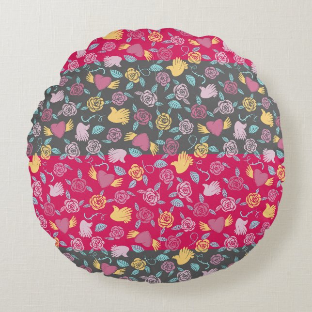 Rose-, Herz- und Handmuster Rundes Kissen (Vorderseite)