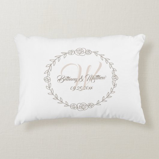 Rose Hochzeit Weinrebe Monogramm Taupe Dekokissen (Vorderseite)