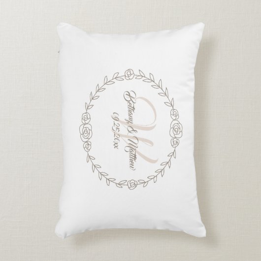 Rose Hochzeit Weinrebe Monogramm Taupe Dekokissen (Vorderseite(Vertikal))