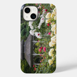 Rose in Blüte und Gazebo Rose Garden am Case-Mate iPhone 14 Hülle