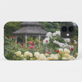 Rose in Blüte und Gazebo Rose Garden im Garten Case-Mate iPhone Hülle (Rückseite (Horizontal))