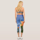 Rose in Floating-Blasen Capri Leggings (Rückseite)