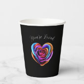 Rose in Form eines farbenprächtigen Herzens. Pappbecher (Rückseite)