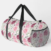 Rose in Rosa und Burgund Duffle Bag (Rechte Ecke)