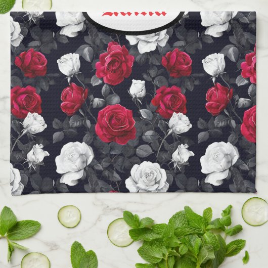 Rose in Rot und Weiß Geschirrtuch (Gefaltet)