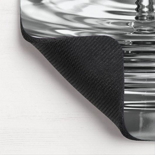 Rose in Wassertröpfchen Mousepad (Ecke)