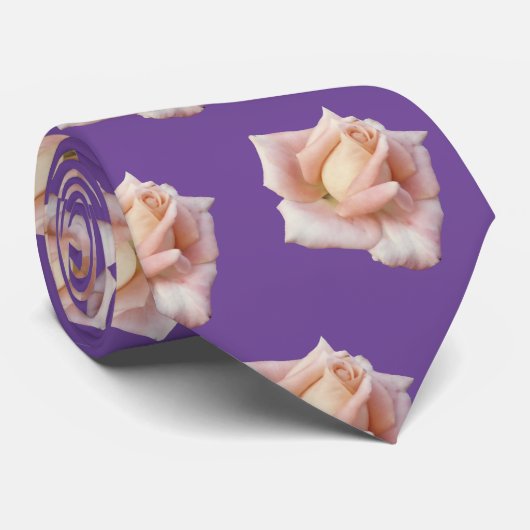 Rose Krawatte (Gerollt)