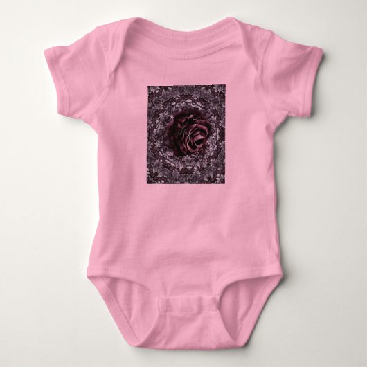 Rose Mandala Baby Strampler (Vorderseite)