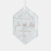 Rose Marmor Gold Mr. and Mrs. Our First Christmas Ornament Aus Glas (Vorderseite Links)
