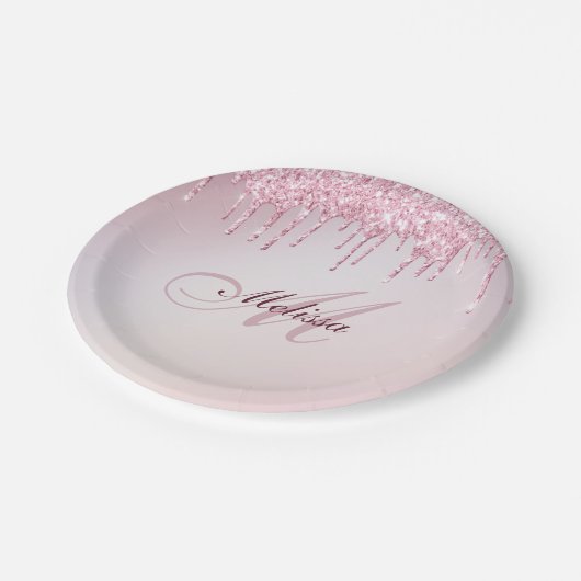 Rose mit elegantem Monogramm-Glitzer  Pappteller (Schrägansicht)