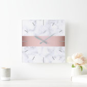 Rose mit goldenen Imitaten aus weißem Marmor Quadratische Wanduhr (Zuhause)