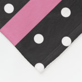 Rose mit schwarzen Polka-Punkten Fleecedecke (Ecke)