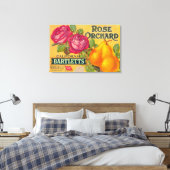 Rose-Orchard-Birnenkorb-Etikett Leinwanddruck (Insitu (Schlafzimmer))