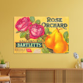 Rose-Orchard-Birnenkorb-Etikett Leinwanddruck (Insitu (Wohnzimmer))