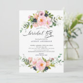 Rose & Peonies Brautparty Bridal Tee Einladung (Stehend Vorderseite)