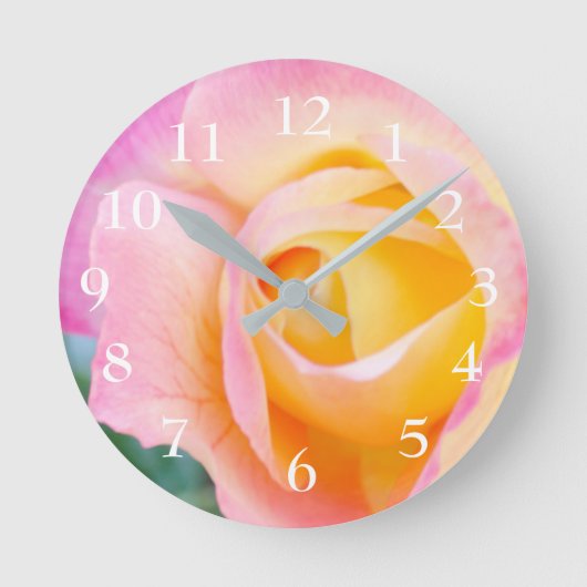 Rose Petals Round Clock Runde Wanduhr (Vorderseite)