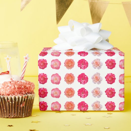 Rose Repeats Wrapping Paper Geschenkpapier (Geburtstagsparty)