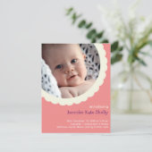 Rose Rosa Polka dot rosette Foto niedliche Geburt Ankündigung (Stehend Vorderseite)