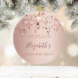 Rose-Rotzunge Keramik Ornament<br><div class="desc">Für eine Mädchen 50. (oder jedes Alter) Geburtstag. Ein Imitat Rose goldfarbenen Hintergrund mit einer eleganten Rose Gold, Kupferfarben tropfenden Sternen. Personalisieren und fügen Sie einen Namen, Datum und Alter 50. Der Name ist in dunklem Rose Gold mit einem großen, modernen Schrift geschrieben. Kann als Geburtstagsgeschenk, Sake oder als Party-Tisch...</div>