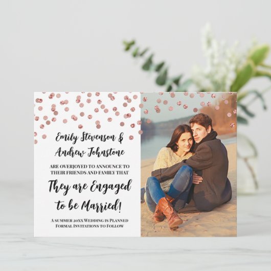 Rose Silver Confetti Foto Verlobung Ankündigung (Stehend Vorderseite)