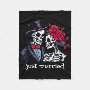 Rose Skeleton Bride & amp; Groom, nur verheiratet  Fleecedecke
