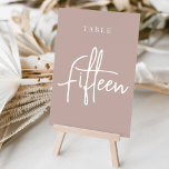 Rose Taupe Hand Skripte Tabelle 11 Tischnummer<br><div class="desc">Einfache und schicke Tischnummer-Karten in der Rose Erde taupe und weiß machen eine elegante Aussage bei Ihrer Hochzeit oder Veranstaltung. Das Design bietet "table [number]" in einem spannenden Mix aus klassischen Serifen und handgeschriebenen Skripten. Design wiederholt sich auf beiden Seiten. Einzelne nummerierte Karten werden separat verkauft; bestellen Sie jede Tischnummer...</div>
