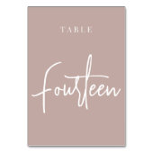 Rose Taupe Hand Skripte Tabelle VIERZEHN Tischnummer (Vorderseite)