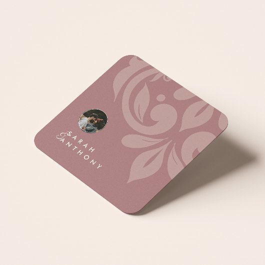 Rose Taupe Klassische Minimal Damask Foto Hochzeit Rechteckiger Pappuntersetzer