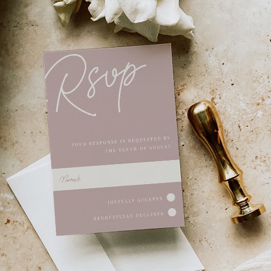 Rose Taupe | Script Watermark Traditionelle RSVP Karte