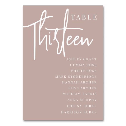 Rose Taupe Scripted Table DRITTZEHN + Guest Names Tischnummer (Vorderseite)