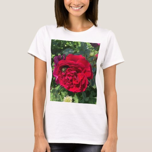 Rose und Bube des Roten Gartens T-Shirt (Vorderseite)