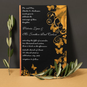 Rose und Butterfliegen mit Gold Heart Einladung