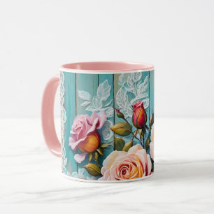Rose und gestrichenes blaues, gestörtes Holz Tasse