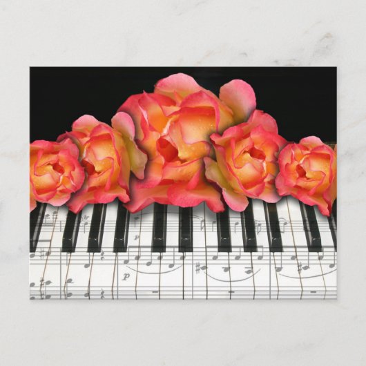 Rose und Musiknoten der Klaviertastatur Postkarte (Vorderseite)