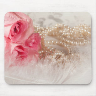 Rose und Perlen mit Federn Mousepad