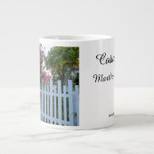 Rose und Picketzaun - Martha's Vineyard Jumbo-Tasse (Vorderseite)