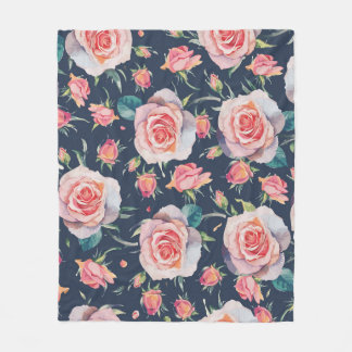Rose und Rosenknospe: Blütenfrei. Fleecedecke
