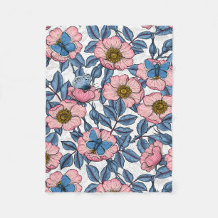 Rose und Schmetterlinge Fleecedecke
